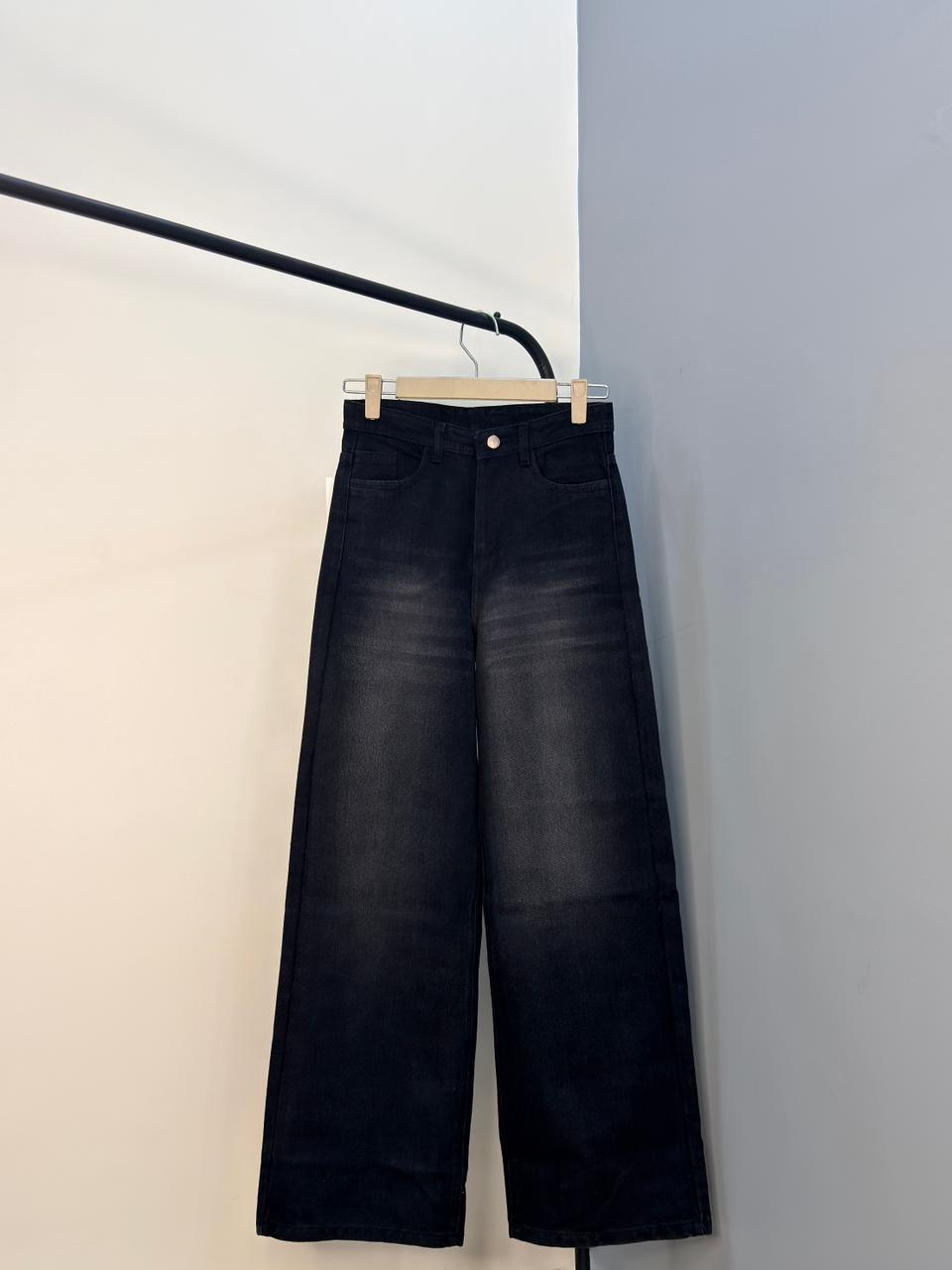 BLACK WISHKER ESSENTIAL DENIM